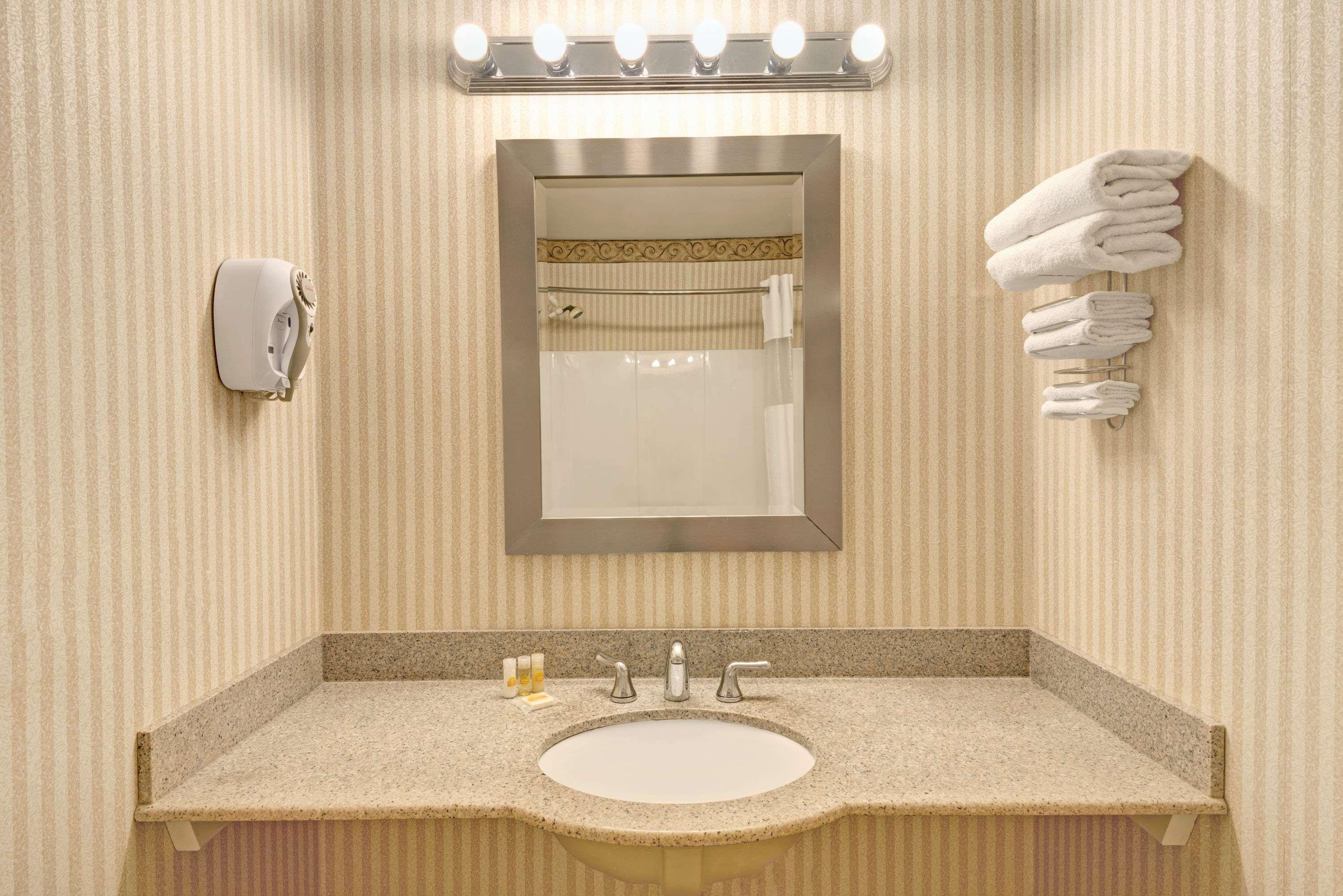 Days Inn By Wyndham Ridgefield Zewnętrze zdjęcie